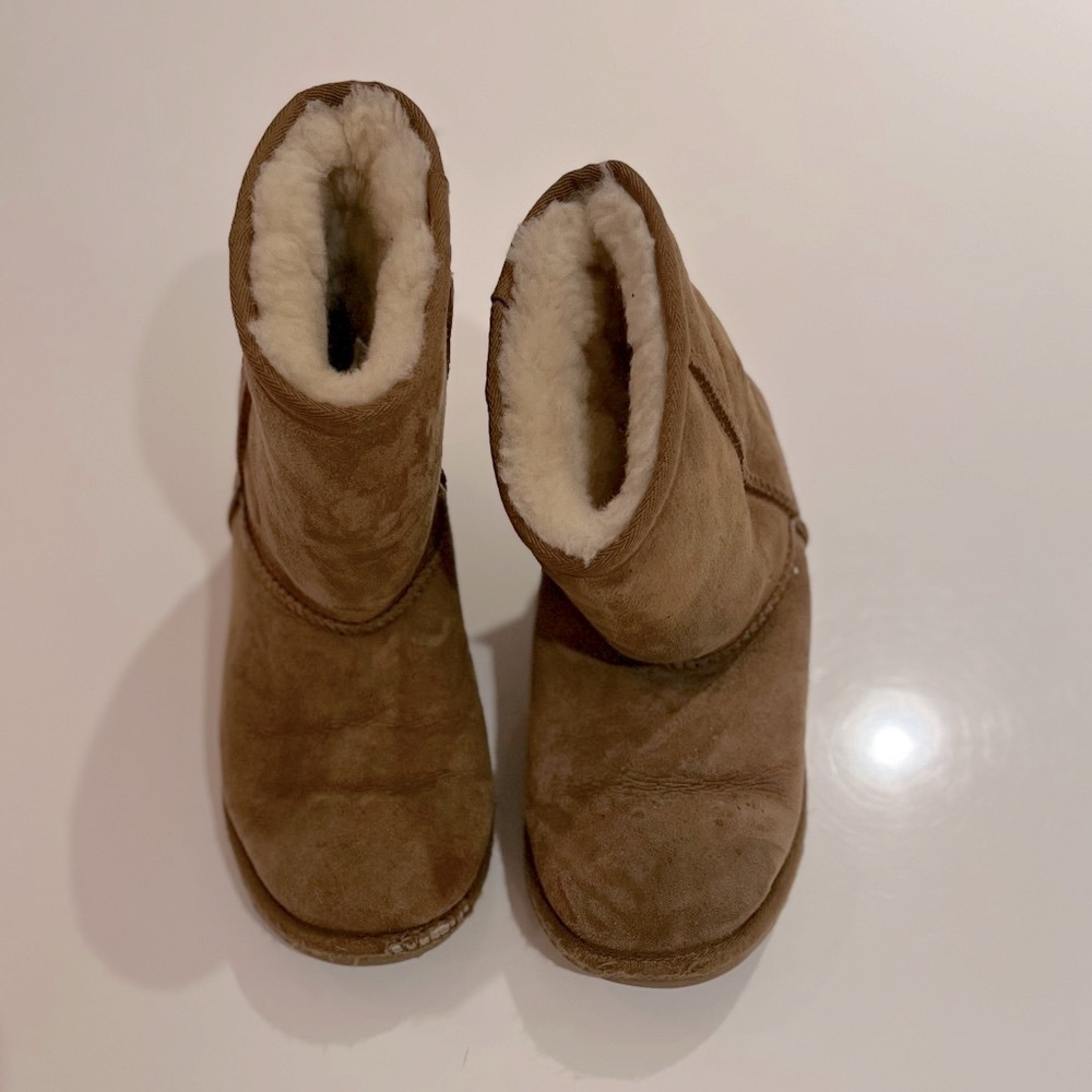 UGG Little Kid Boots 🥾